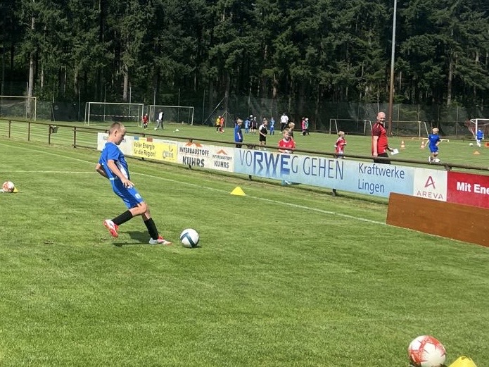 Ferienpass-Aktion: 60 Kinder machen DFB-Abzeichen